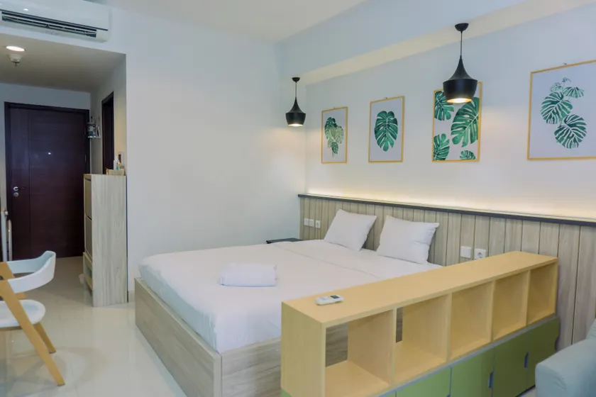 Cozy Living and Warm Studio Apartment at West Vista By Travelio - Image 1