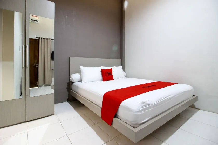 RedDoorz Plus near UPN Jogjakarta 2 - Image 1