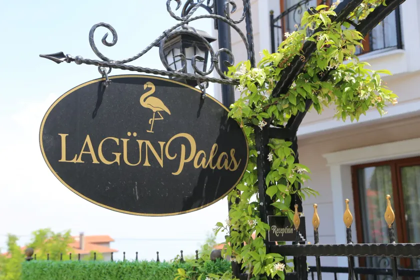 Lagun Palas - Image 1