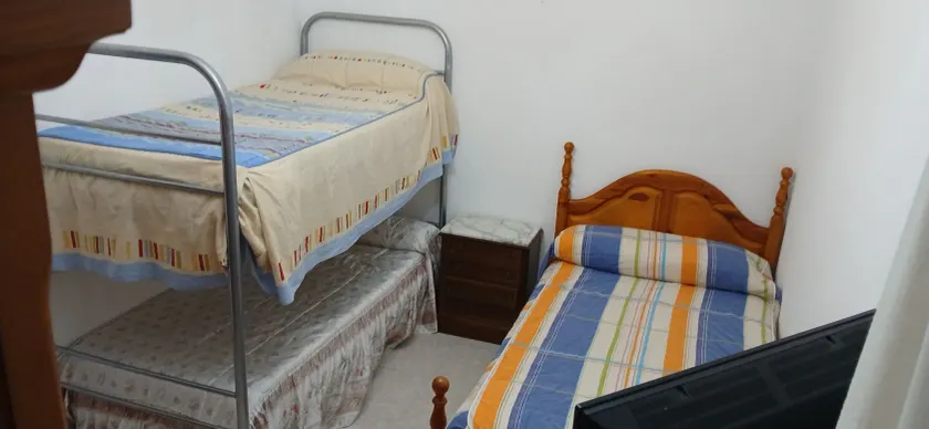 Room-double Bunk Room Toledo - Image 1