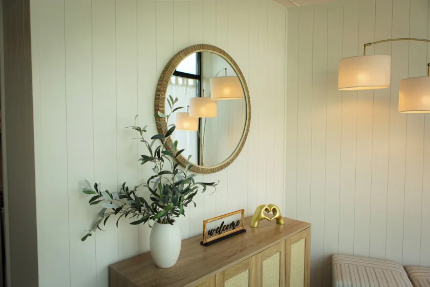 Hideaway Suites On 5th-Formally 5th East Hall - Interior entrance