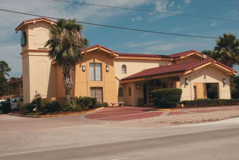 La Quinta Inn by Wyndham Lufkin - Image 1