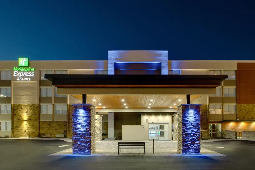 Holiday Inn Express & Suites Wapakoneta by IHG - Image 1