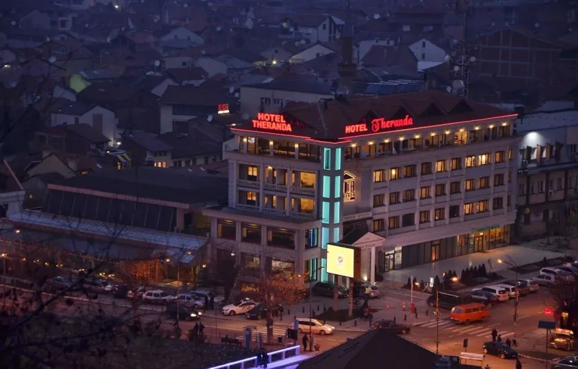 Theranda Hotel - Image 1