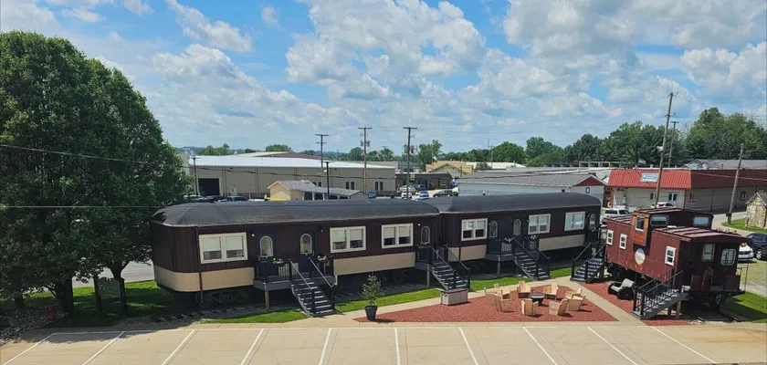 Sugarcreek Village Inn - Image 1