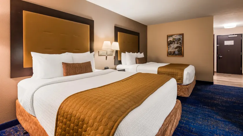 Best Western Plus Portland Airport Hotel & Suites - Image 1