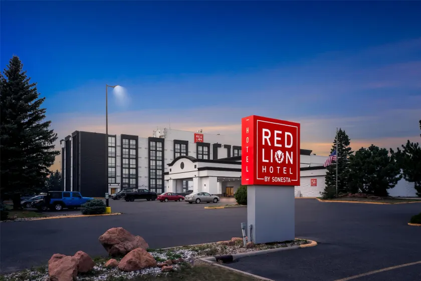 Red Lion Hotel Cheyenne - Image 1