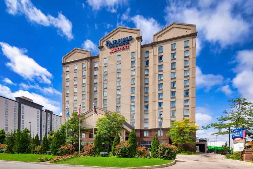 Fairfield Inn & Suites by Marriott Toronto Airport - Image 1
