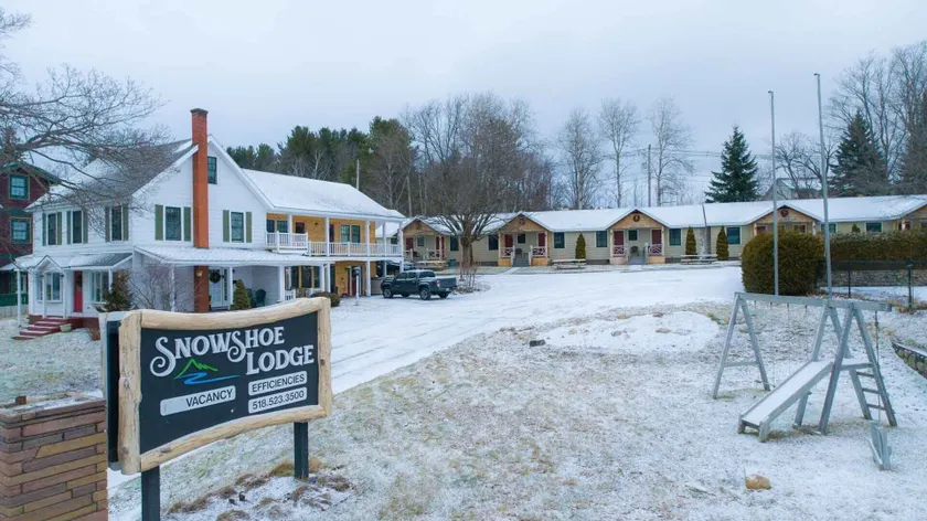 The Snowshoe Lodge - Image 1