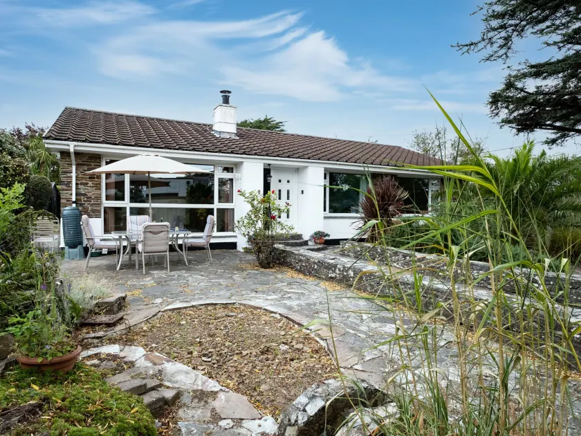 Longhouse Bungalow - Image 1