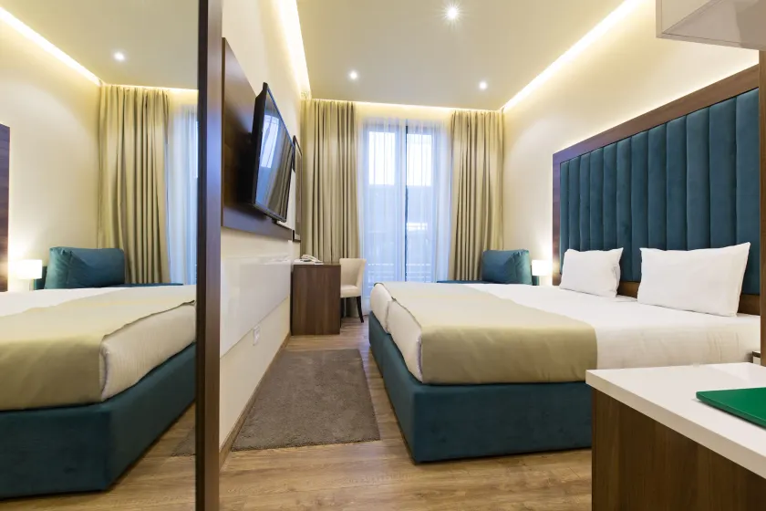 Marquise Hotel Garni - Image 1