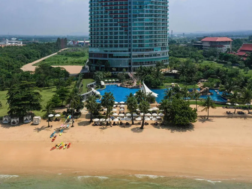 Mövenpick Siam Hotel Na Jomtien Pattaya - Image 1