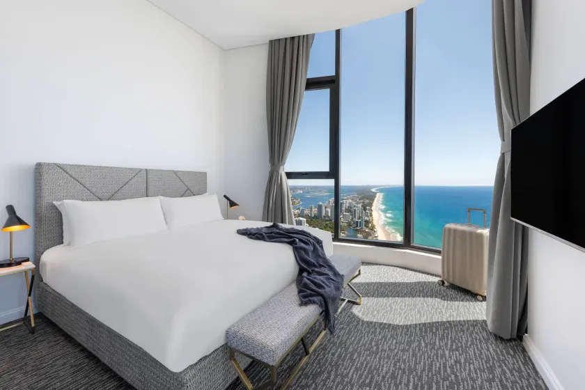 Meriton Suites Surfers Paradise - Image 1