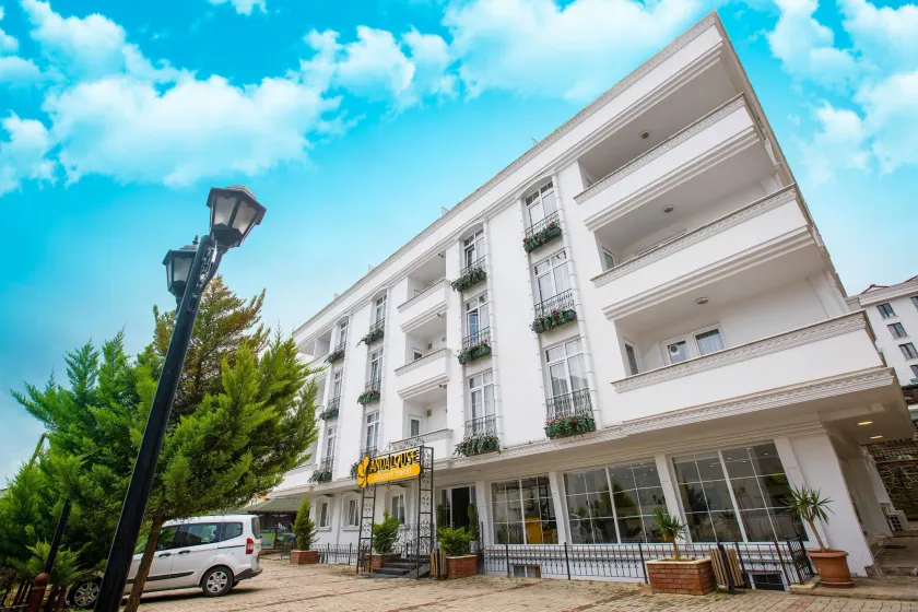 Andalouse Suite Hotel - Image 1