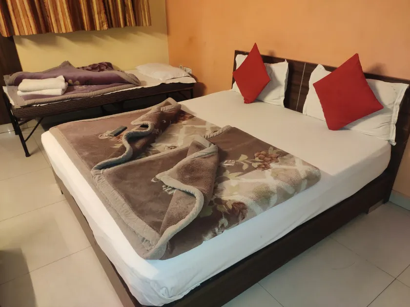 Hotel Trio Tourist - Image 1