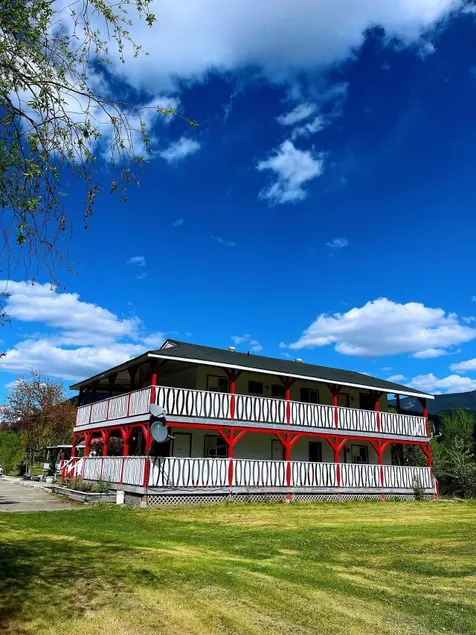 Rivermount Motel - Image 1