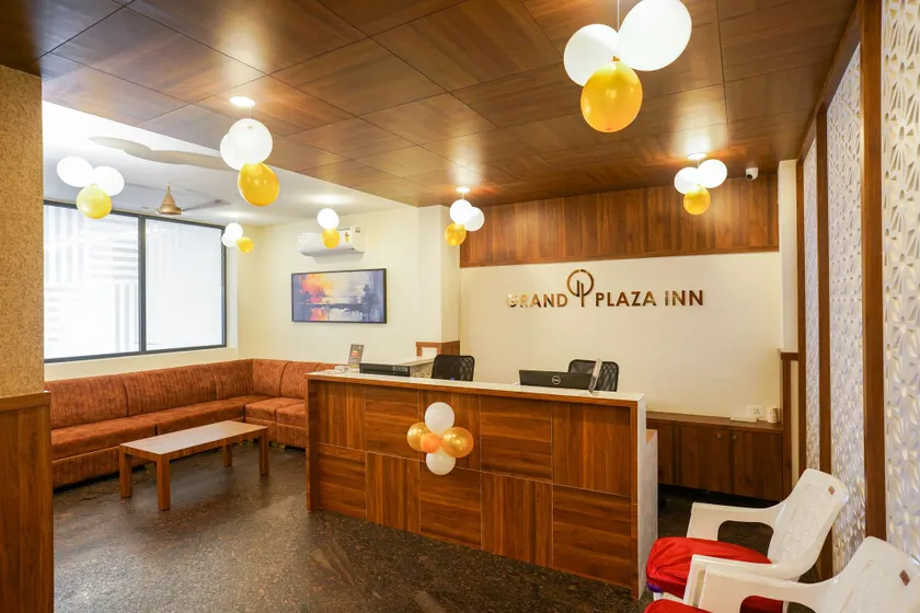 Grand Plaza Inn - Image 1