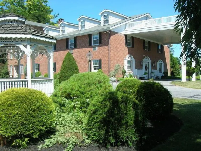 Smoketown Inn - Image 1