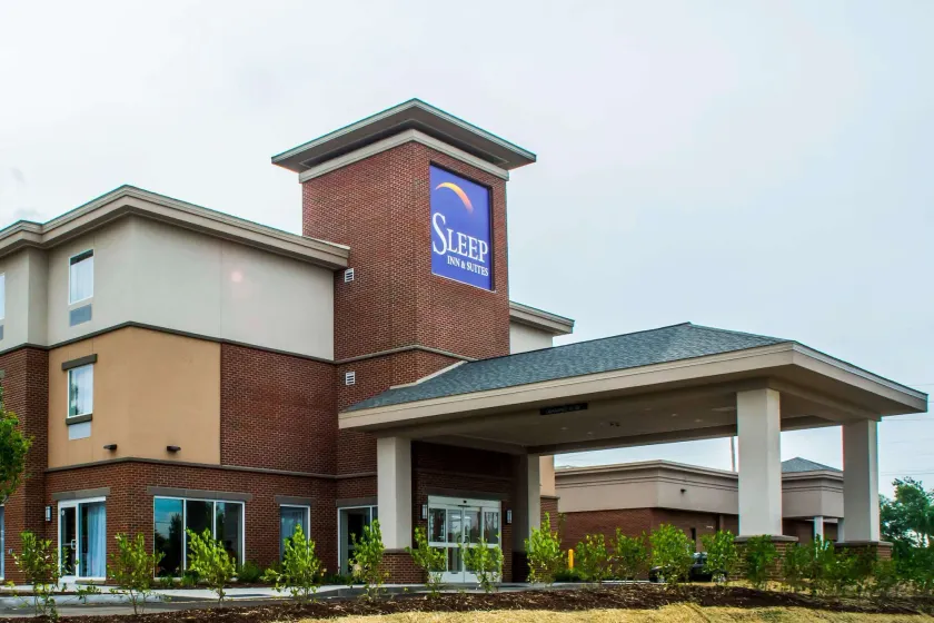 Sleep Inn & Suites Syracuse Airport - Image 1