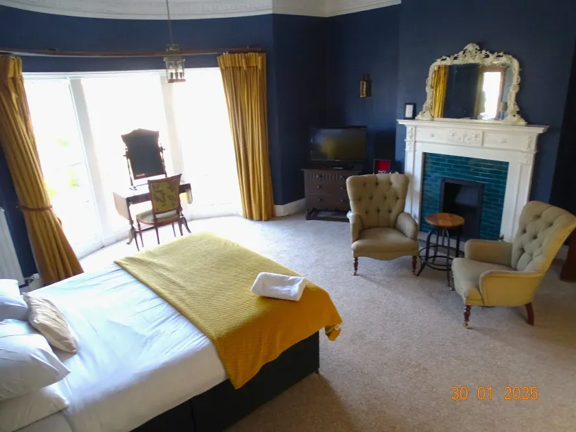 Donington Manor Hotel - Image 1