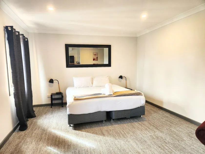 Comfort Inn Centrepoint Motel - Image 1