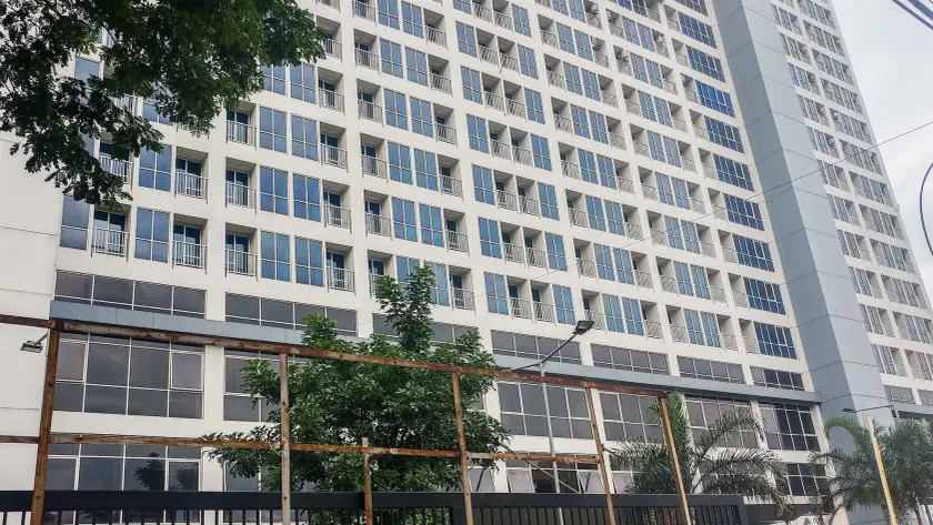 Cozy and Simply Studio Tifolia Apartment near Kelapa Gading By Travelio - Image 1