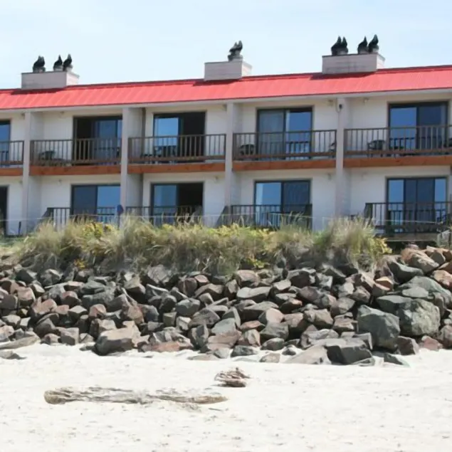 Tradewinds Motel - Image 1