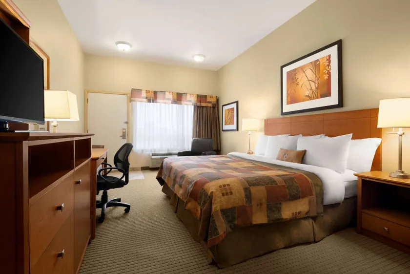 Ramada by Wyndham Drayton Valley - Image 1