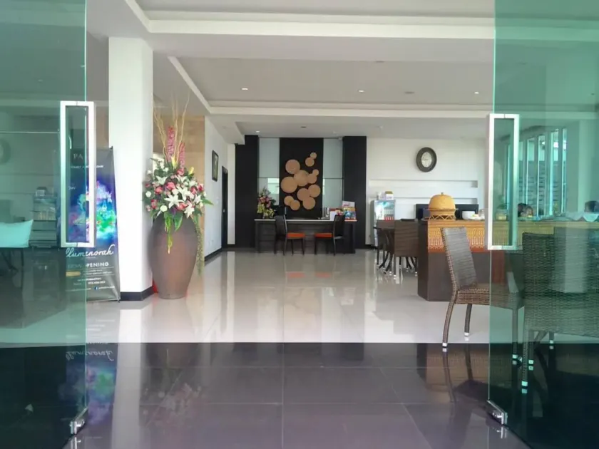 The White Pearl Hotel - Image 1