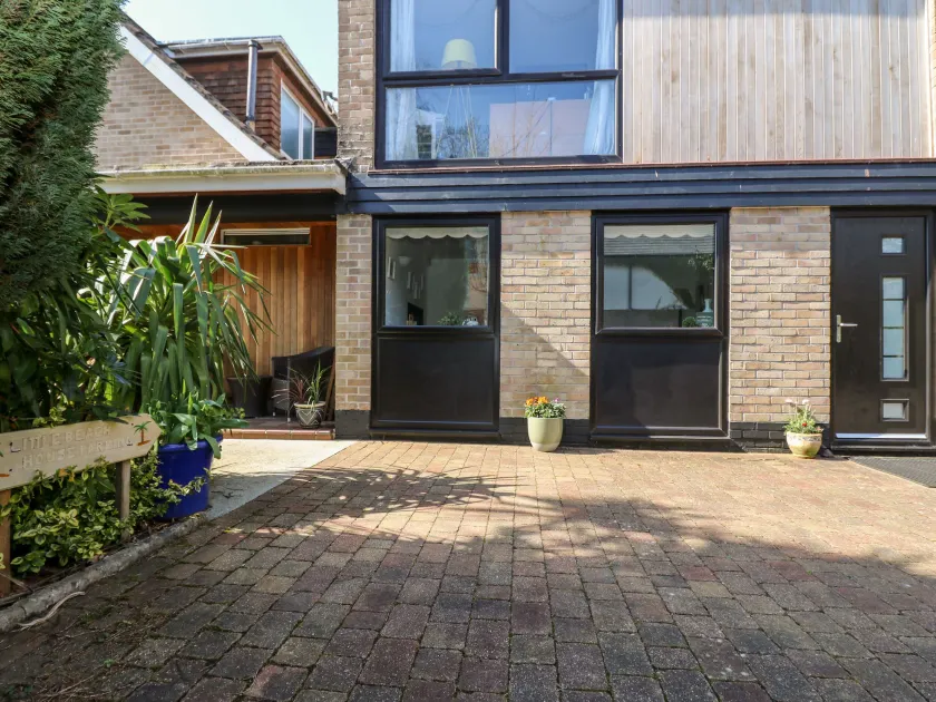 Little Beach House - Image 1