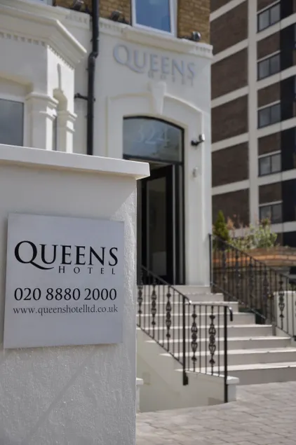 Queens Hotel - Image 1
