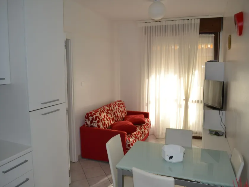 Renovated flat with pool and terrace near the beach - Image 1