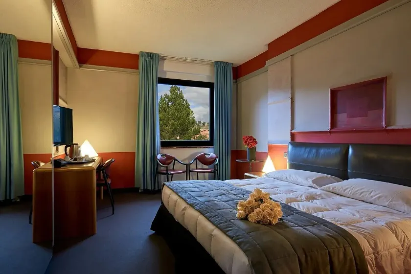 Albornoz Palace Hotel - Image 1
