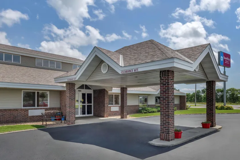 SureStay Plus Hotel by Best Western Litchfield - Image 1