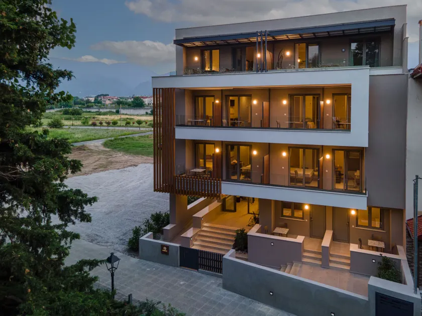 Funtuki Seaside Apartments - Image 1