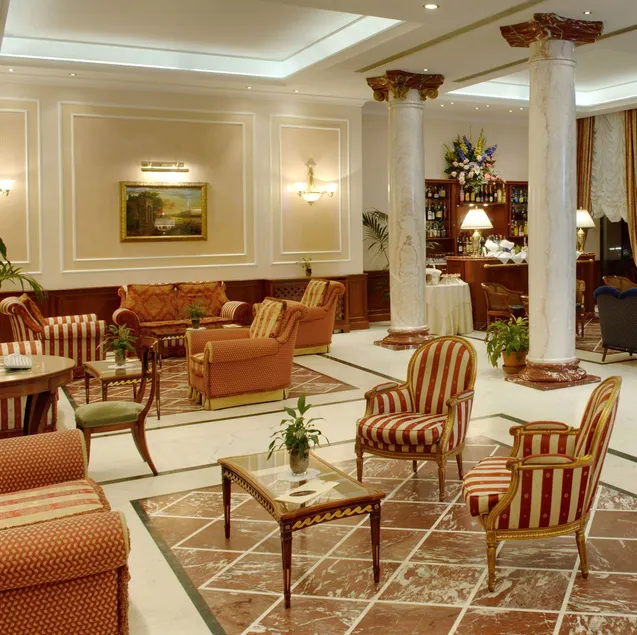 Andreola Central Hotel - Image 1