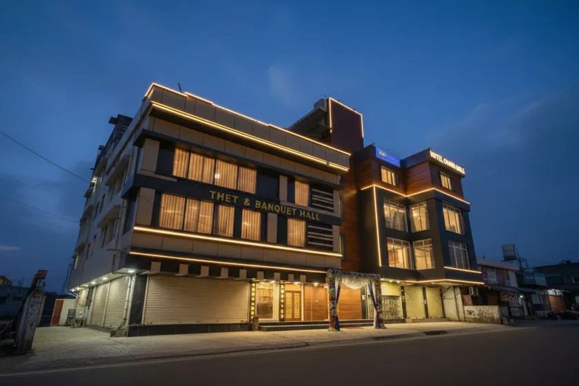 FabHotel Grand Arya - Image 1