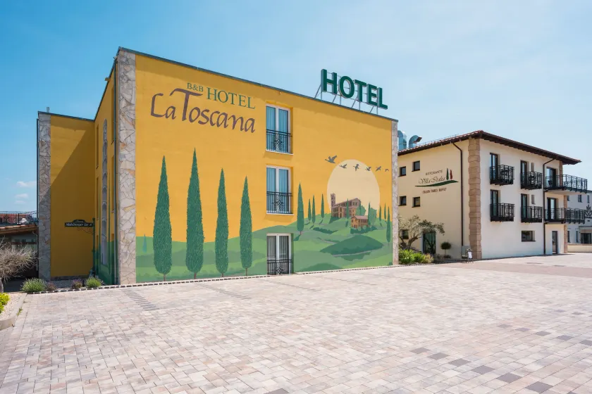 Hotel La Toscana Nähe Europapark und Rulantica - Image 1