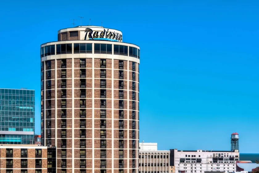 Radisson Hotel Duluth-Harborview - Image 1