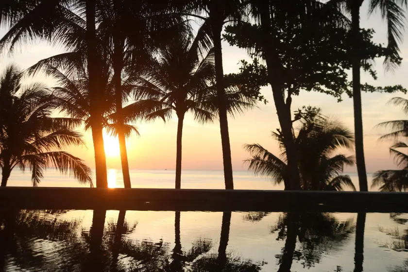 Vida Loca Sunset Beach Resort - Image 1