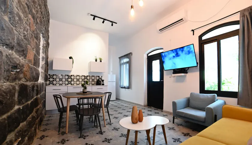 Bazelet Apartments - Image 1