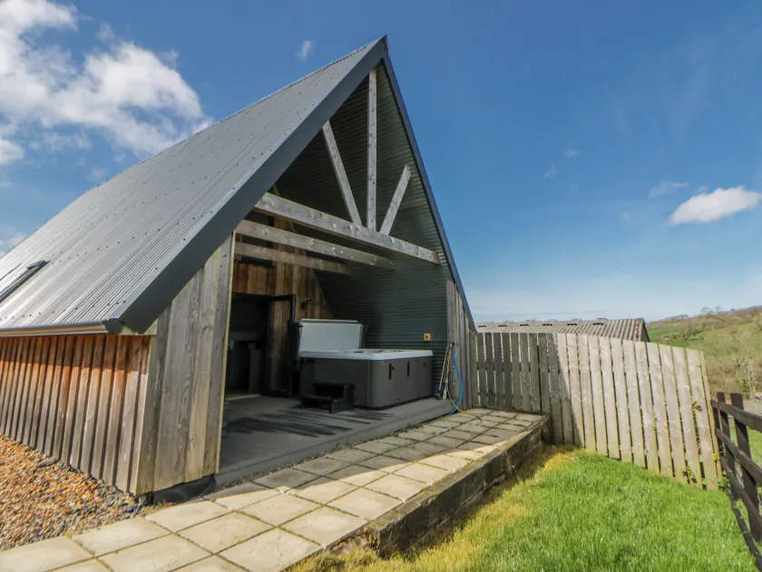 Valley View Hideaway - Image 1