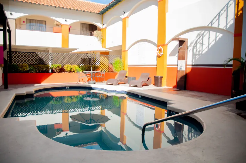 Del Mar Inn Playas - Image 1