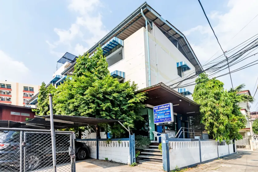 Riski Residence Bangkok-noi - Wasit Apartment - Image 1