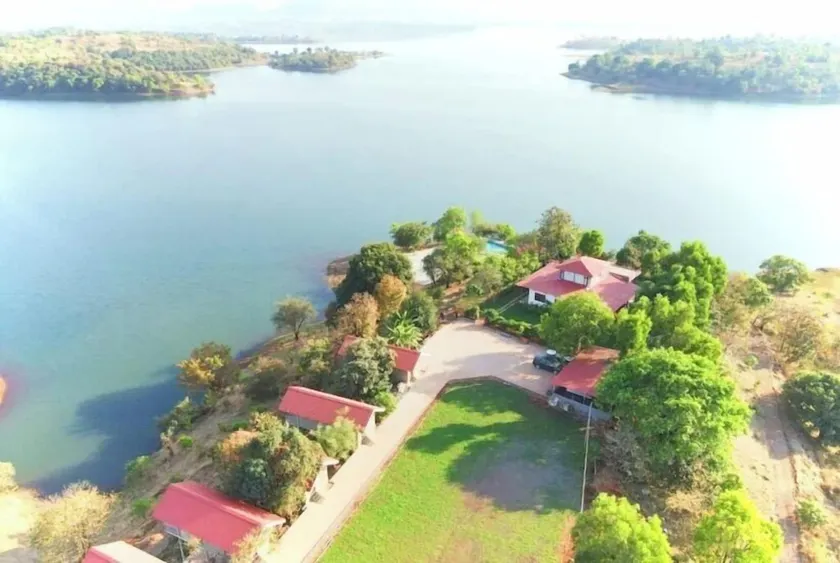 Shvas Island Resort - Image 1