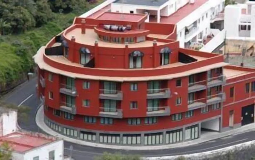 Aparthotel El Galeón - Image 1