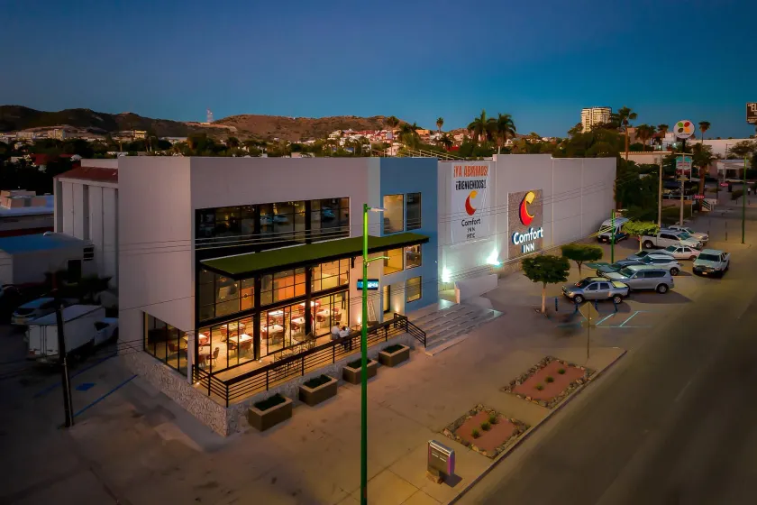 Comfort Inn Hermosillo Pitic - Image 1