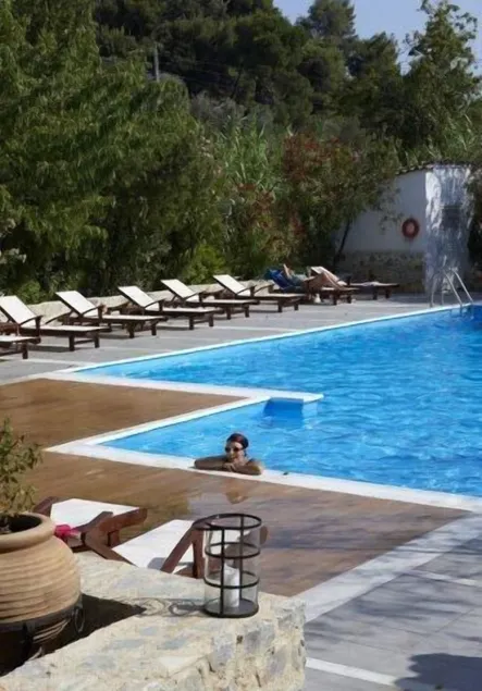 Astoria Hotel - Image 1