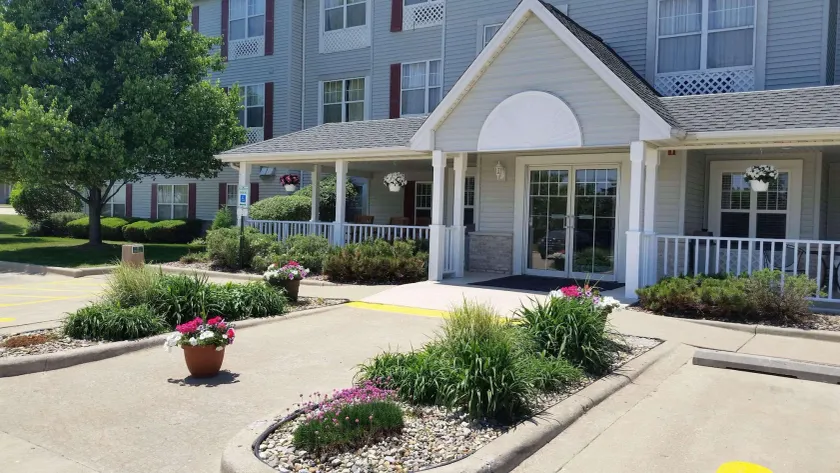 Country Inn & Suites by Radisson, Bloomington-Normal West, IL - Image 1