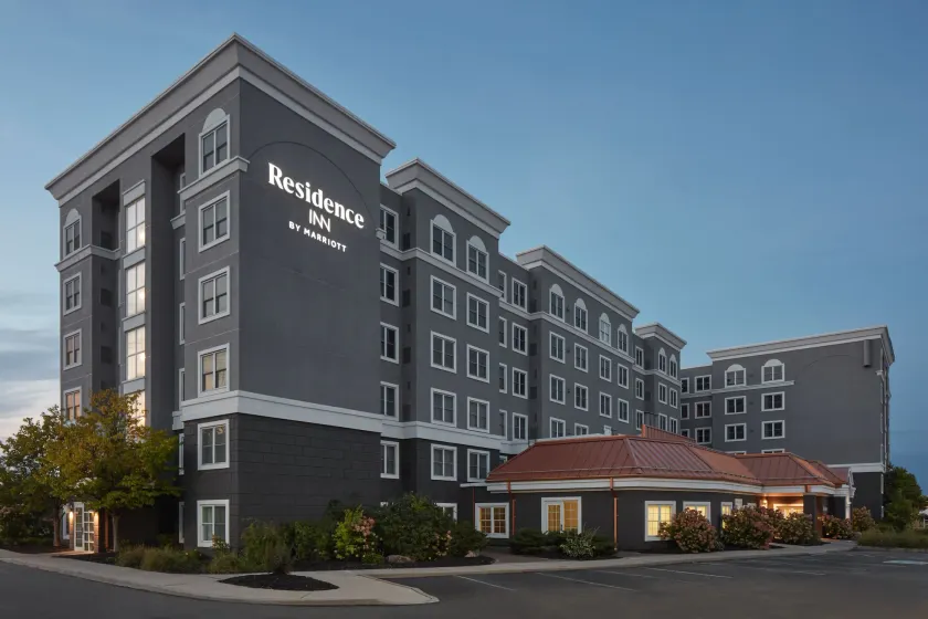 Residence Inn by Marriott Mississauga-Airport Corporate Centre West - Image 1